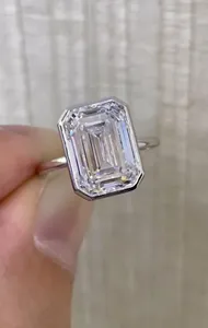 แหวนเพชรทรงเหลี่ยมมรกต 4 กะรัต ฝังแบบ Bezel Set เพชรเพาะเลี้ยงสำหรับผู้หญิง ของขวัญวันครบรอบแต่งงาน แหวนสัญญา ราคาดีที่สุด - Product Image 4