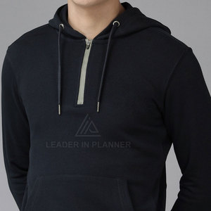 เสื้อฮู้ดดี้ผู้ชายสีพื้นแบบลำลองสำหรับขาย ดีไซน์มืออาชีพ เสื้อฮู้ดดี้ผู้ชายแบบซิปครึ่งตัว - Product Image 4
