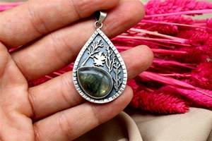 Colgante de Labradorita en Plata de Ley 925, Joyería Artesanal con Piedras Preciosas de Primera Calidad, Estilo Étnico, Certificado IGI, Regalo para el Día de la Madre - Product Image 5