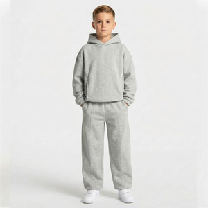 Ensemble de survêtement gris surdimensionné pour enfants garçons avec ligne contrastante, sweat à capuche en molleton de coton et pantalon de survêtement à jambes larges, fabricant OEM & ODM - Product Image 1