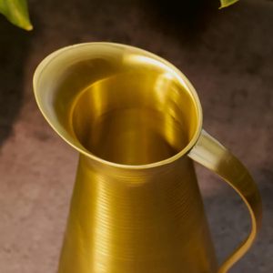 Carafe à eau en laiton artisanale avec motif floral, pichet en laiton avec poignée pour la salle à manger, la cuisine, les hôtels, les cadeaux - Product Image 6