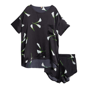 Ensemble de vêtements de nuit en soie satinée pour femmes avec impression par sublimation personnalisée, 2 pièces, robe de nuit mini confortable pour femmes, robe 100% soie, vêtements de nuit - Product Image 6