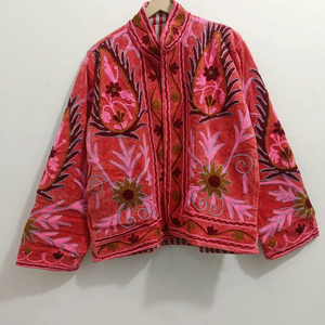 Manteau d'hiver indien Suzani avec broderie florale Veste Kimono en velours avec matériau de remplissage en coton Design Batton - Product Image 1