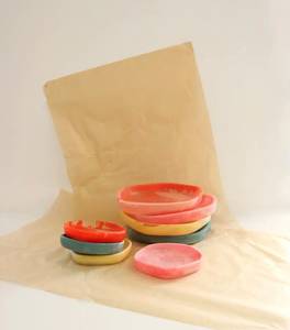 Vaisselle contemporaine écologique en résine polie – Bols, assiettes et ustensiles de cuisine pour servir pâtes, salades et pour les occasions festives – Personnalisable - Product Image 6