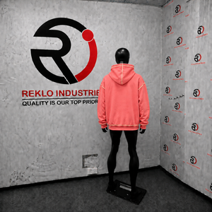 Sweat à capuche zippé rose corail gothique avec surpiqûres contrastées crème, coupe oversize, streetwear, logo brodé, unisexe, mode personnalisée, en promotion - Product Image 4