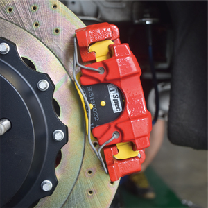 Kit de freinage D1Spec Tuning avec étrier de frein rouge et disque de rotor surdimensionné arrière pour Ford Focus MK2 MK3 MK4 - Product Image 1