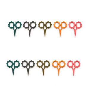 Ciseaux en plastique colorés avec lames courbées en acier inoxydable pour la manucure et le nail art, outils de beauté pour adultes, nouveau design - Product Image 1