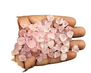 พลอยสีชมพูคุณภาพสูง50ชิ้นหินโรสควอตซ์หยาบจากธรรมชาติหินหลวมเครื่องประดับทำดิบที่ไม่ผ่านการบำบัด - Product Image 1