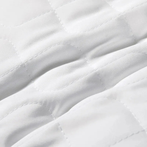Almohada Rectangular Blanca de Lujo con Relleno 100% Poliéster, Diseño Moderno con Ribete Dorado, 200 Hilos, 100% Algodón - Product Image 4