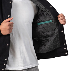 Chaqueta Varsity con Parches Personalizados y Logotipo Bordado, Manga de Cuero Genuino y Cuerpo de Lana Premium, Cierre de Botones a Presión, Estilo Casual - Product Image 6