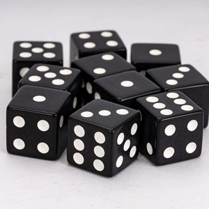 Juego de Dados Poliédricos Personalizados con Diseño de Flor de Cerezo, 7 Piezas, Transparentes, Rojos, de Resina, para Juegos de Mesa D&D RPG - Product Image 4
