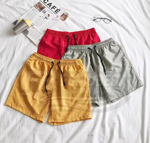 Shorts de plage décontractés pour hommes, écologiques, respirants, amples, à séchage rapide, couleur unie, longueur genou, taille mi-haute, en maille, haute qualité - Product Image 1