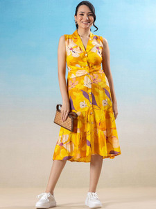 Fabricante de Ropa, Vestido Midi Moderno y Sencillo para Mujer, Vestido Formal Amarillo de Georgette con Cuello en V y Estampado Floral, Corte en A - Product Image 4