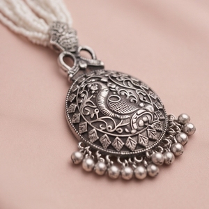 สร้อยคอไข่มุกและอัญมณีสไตล์วินเทจสุดหรูสำหรับงานแต่งงาน - Product Image 4