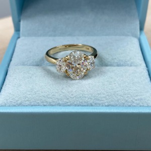 Anillo de Compromiso Clásico con Diamante Cultivado en Laboratorio, Corte Ovalado, Certificado IGI, Oro de 14 Quilates, Banda Pavé, Joyería para Aniversario de Bodas - Product Image 3