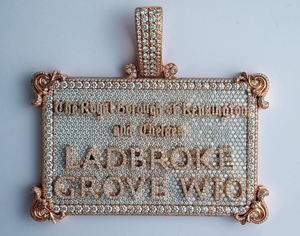 Colgante de Plata de Ley 925 Bañado en Oro con Diamantes de Moissanita Personalizados Estilo Rapper Hip Hop, Diseño Tarjeta de Crédito Iced Out - Product Image 2