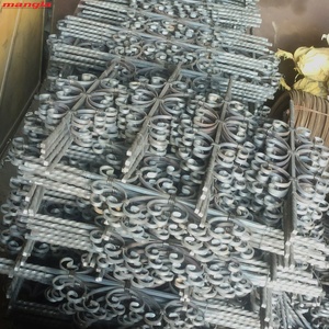 Panneau de clôture en fer forgé 2021, nouvelle fleur en fer forgé 11mm, route en métal traité thermiquement, bois traité sous pression, conteneur de 20 pieds - Product Image 3