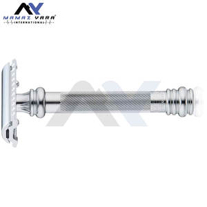 Rasoir de sécurité à double tranchant à long manche pour hommes, finition chromée premium, rasoir traditionnel pour rasage humide, poignée texturée, rasage lisse et précis - Product Image 4