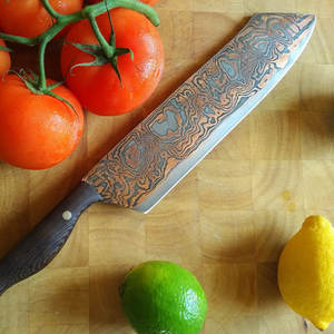 Cuchillo de Chef Personalizado Hecho a Mano con Patrón de Damasco de Cobre y Mango Ergonómico de Madera, Herramienta de Corte de Cocina de Alto Rendimiento - Product Image 6