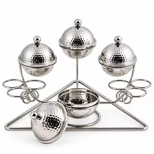 Bols à dattes modernes en métal très demandés avec couvercles en dôme et base dorée polie pour la présentation alimentaire de mariage, disponibles en gros - Product Image 4