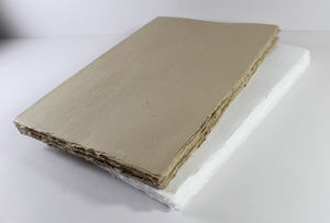 Cuaderno personalizado hecho a mano con papel de algodón reciclado, de 84 hojas / 168 páginas con bordes desflecados. - Product Image 5