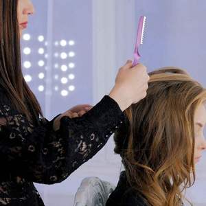 Rasoir professionnel à lame unique avec manche en métal et prise en main confortable pour usage en salon de coiffure et rasage - Product Image 4