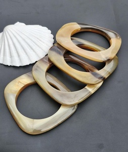 Brazalete Artesanal de Cuerno de Búfalo Natural con Corte Realista |   Brazalete Tallado de 3 cm de Ancho |   Animal f s International Uttar - Product Image 1