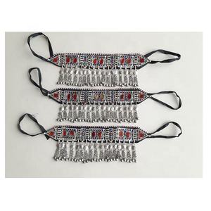 Ras du cou Tribal Kuchi Boho, fait à la main, avec couleurs personnalisées en vente - Product Image 1