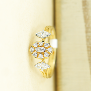 แหวนแต่งงานดีไซน์โซลิแทร์ประดับเพชรเม็ดเดี่ยวสีโรสโกลด์จาก Luster Jewelry สามารถปรับแต่งได้ - Product Image 4