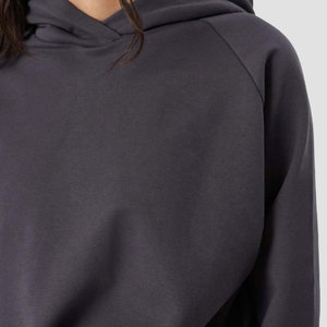 Ensemble de vêtements décontractés deux pièces pour femmes, comprenant un sweat à capuche court et un short, avec logo personnalisé, respirant et léger, vente en gros - Product Image 3
