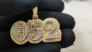 Pendentif personnalisé en argent 925 pour homme, style hip-hop, avec lettres initiales, numéro porte-bonheur ou nom, entièrement serti de pierres brillantes - Product Image 3