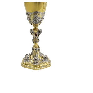 Calice religieux élégant en laiton fait main, couleur or argent, design vintage, gobelet, ciboire, articles liturgiques pour usage en église - Product Image 1