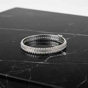 Brazalete de Diamantes Cultivados en Laboratorio con Corte Baguette en Oro de 14K y 18K, Joyería Fina Elegante y de Lujo para Mujer, Diseño Moderno - Product Image 4