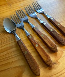 Cuchara, tenedor y cuchillo ecológicos de madera de abedul, desechables y biodegradables para llevar en cafeterías. - Product Image 1