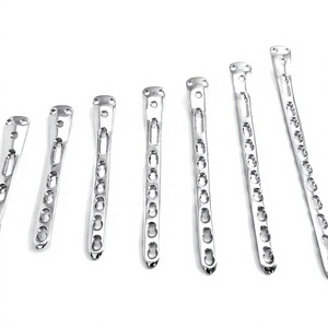 Plaque de fixation orthopédique en acier inoxydable pour les fractures osseuses longues, les soins traumatiques et la reconstruction chirurgicale - Product Image 3