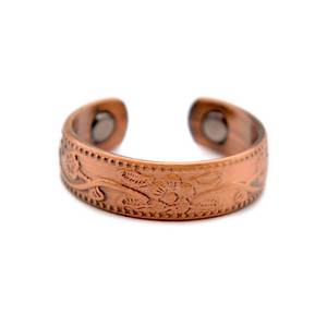 Bracelet manchette ouvert en cuivre avec motif floral et bordure perlée, bijou en métal tendance au design exquis - Product Image 1