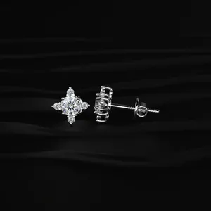 Pendientes de Diamantes con Corte Redondo y Claridad VVS-VS, Diseño de Racimo de Flores, con Certificado IGI, Pendientes de Diamantes Únicos y Finos - Product Image 2