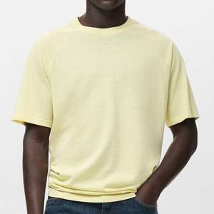 Camisetas Personalizadas de Hombre en Spandex/Algodón, Color Negro, Hombros Caídos, Talla Grande, Transpirables, Ecológicas, de Secado Rápido, OEM ODM - Product Image 1