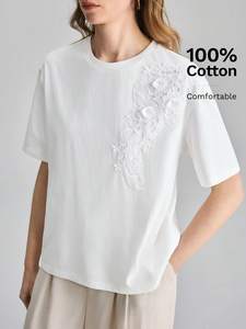 เสื้อยืดผู้หญิงผ้าฝ้าย 100% ลายลูกไม้ดอกไม้ คอกลม แขนสั้น พิมพ์ลาย DTG ปักโลโก้แบบโทนสี ทรงหลวม สวมใส่สบาย สไตล์ Y2K - Product Image 4