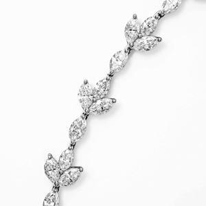 Exclusivo Collar de Oro Blanco de 14K con Zafiro de 44.20ct y Diamantes Cultivados en Laboratorio, Diseñado para Trajes de Novia y Eventos de Alta Gama - Product Image 6