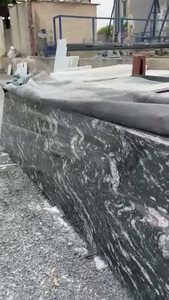 Dalles de sol et marches d'escalier en granit noir avec finition polie élégante, pierre de granit naturelle pour maisons de luxe et hôtels - Product Image 4