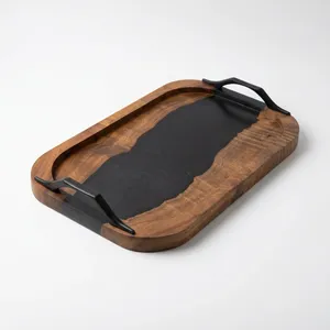 Plateau rectangulaire en bois et résine de luxe, avec poignées noires, design minimaliste, vaisselle de cuisine durable au meilleur prix - Product Image 5