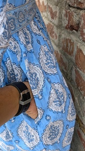 Robe longue en coton pour femme avec col rond imprimé floral tie-dye tissé respirant avec taille et poche naturelles - Product Image 4