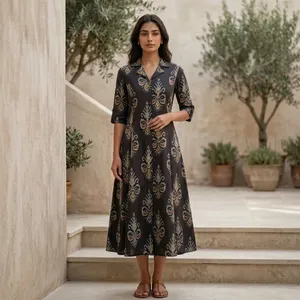 Robe ethnique noire imprimée pour femme, col chemise, manches trois quarts, coupe évasée, style décontracté et traditionnel pour le quotidien - Product Image 1