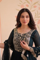Collection de robes de mariée indiennes et pakistanaises tendance en faux georgette, avec broderies lourdes, style Salwar Kameez pour femmes