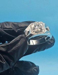 Anillo de Compromiso con Halo de Moissanita, Corte Redondo de 2 Quilates, Plata 925, Chapado en Oro Blanco, Estilo Hip Hop, Joyería de Lujo - Product Image 2