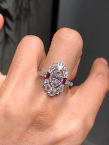 Bague Art Déco Moissanite 1 carat taille ovale, style classique vintage avec halo, plaqué rhodium, argent 925 original, cadeau de promesse ou d'anniversaire pour elle - Product Image 4