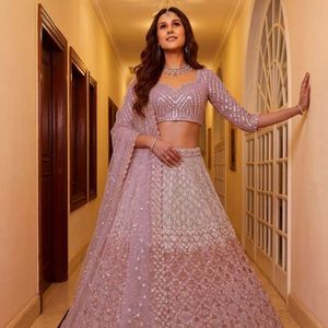 Lehenga Choli de mariée semi-cousu en tulle épais brodé de paillettes roses et de Zari, avec dupatta en tulle doux, pour tenue de soirée, par Royal Export - Product Image 3