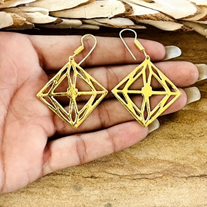 Nouvelles Boucles d'Oreilles Pendante Géométriques Diamantées en Laiton Plaqué Or 18 carats pour Femme, Style Bohème, Vente en Gros - Product Image 2