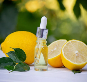 Huile Essentielle de Citron Naturelle de Qualité Thérapeutique, Huile d'Agrumes pour Éclaircissement de la Peau, Soins Capillaires, Aromathérapie et Utilisation en Spa, Vente en Gros OEM - Product Image 3